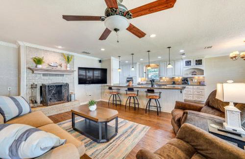 Waterfront Retreat with Dock on Cedar Creek Lake! - Foto 3