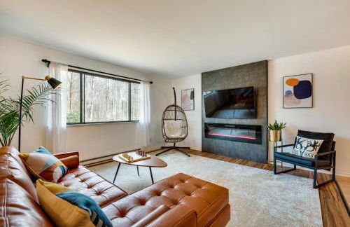 Serene Pocono Pines Home 2 Mi to Lake Naomi Beach - Foto 1