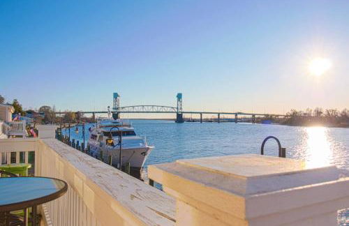 Waterfront Sunset Views in Port City Wilmington NC - Foto 15