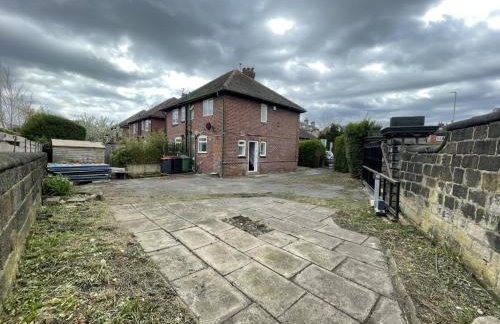Entire home in Leeds, Free WiFi, 3 Car Parking - Foto 9