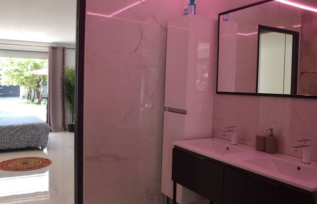 Modern Holiday Home With Private Pool and Garden - Foto 13