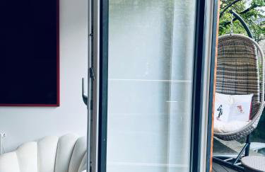 DESIGNER HOUSE - University of Glasgow / Central Glasgow 'Hillhead' West End G12 - Luxurious & Contemporary Detached House / Terrace / Garden / 'electric car charging' Garage Parking - Foto 42