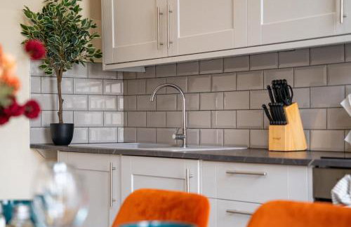 Spacious Luxury 2 Bedroom City Centre Apartment with Terrace & High Ceiling - Foto 28