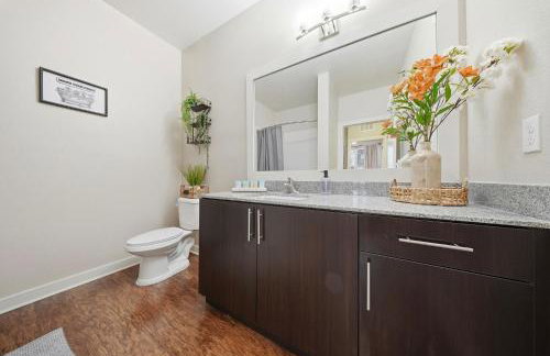 Stylish 2BR w Balcony, Pool & Pet-Friendly #15 - Foto 11