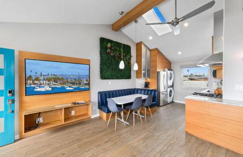 Modern Luxury 2BR Apt in Heart of Ocean Beach - Photo 7