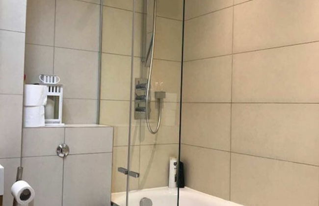 Stylish 2 Bed Apartment in West Hampstead - Photo 16