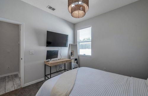 Large 5 bd home close to Beaches - Photo 11