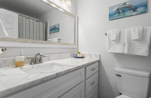 Coastal Retreat by the Beach - Foto 12