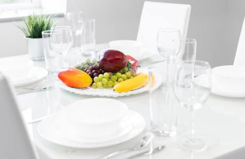 Modern Two Bed Apartment - Balcony & Parking - Netflix 8MC - Foto 3