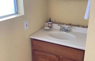 Near Yosemite Bass Lake Cabin with Hot Tub, Lake View, Pet Friendly - Photo 30