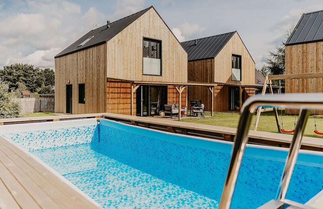 House in Nadole With Private Beach & Jacuzzi - Photo 1