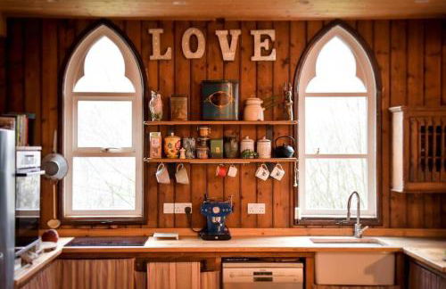 The Tabernacle, Design-led Converted Chapel with Hot Tub, Highland Perthshire - Foto 66