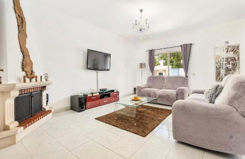 Villa Chiquito Albufeira - Private Pool&Parking - BBQ&AC&WI-FI - Foto 19