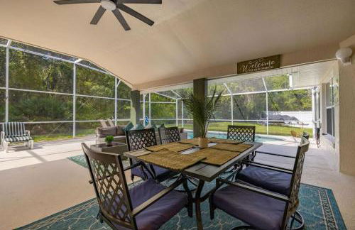 Modern Retreat Pool and Game Room - Foto 69