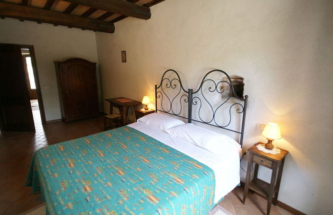 Spacious Holiday Home in Montone - Foto 2