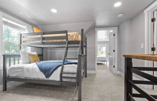 South Perry Dist Fenced Yard & Hot tub - Foto 7