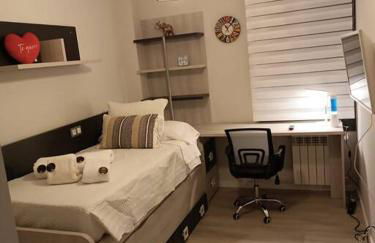 ¡Al lado de la Clínica Oftalmológica Vega! - Foto 32