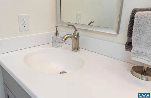 Diamond Adventure Slope Side with Foosball and Arcade at Wintergreen Resort - Foto 26