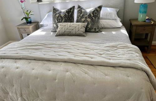 Gorgeous 3-bdrm home, walk to town and beach - Photo 47