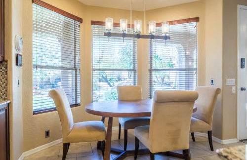 Desert Paradise Pool Spa Pickleball Putt Green - Foto 17