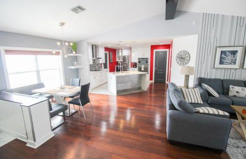 Chic 3 BR Private Pool Home in Lehigh Acres - Foto 26