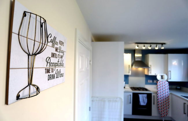 Birmingham Airport/NEC Beauty Homebase - Photo 22