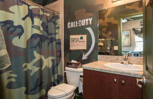 10 Acre Lakefront Game House - Sleep Upto 45 - Foto 35