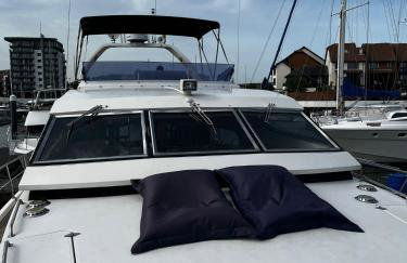 SUPERYACHT ON TOWN QUAY MARINA, SOUTHAMPTON - Very close to city centre and cruise terminals - free parking included - Foto 37