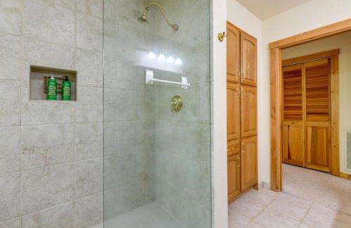 Almond Vacation Rental with Mountain Views! - Foto 18