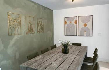 Super stylish 4 BR Home Steps from the Fun - Foto 74