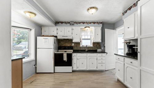 Peaceful Pastel - Cheerful Cottage Close to Pere Marquette and Muskegon Lake - Pet Friendly - Foto 4