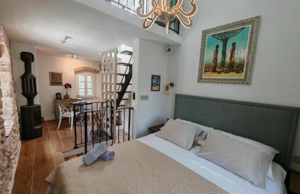 Sundial Stone House - Photo 14