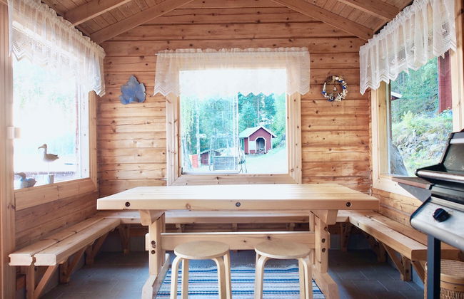 Cozy 4BR Lakeside Cottage with Sauna - Foto 8