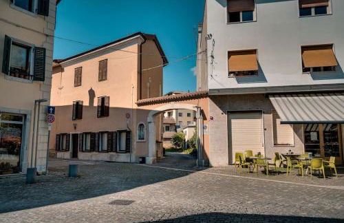 Trilocale in centro a Cormons con balcone e garage - Foto 9