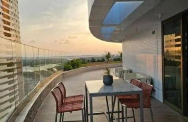 Apartamento de Luxo com vista para o Mar no Parque do Cais - Foto 1