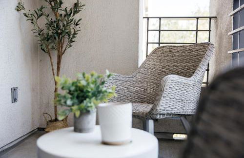 Luxury One Bedroom minutes from The Grove - Foto 36