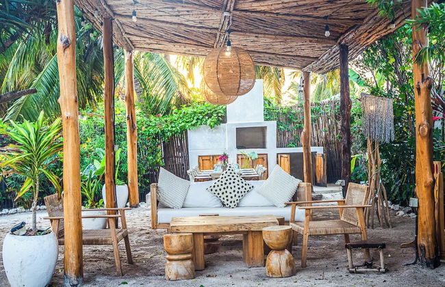 Solymar Staffed Beach Front Villa - Photo 59