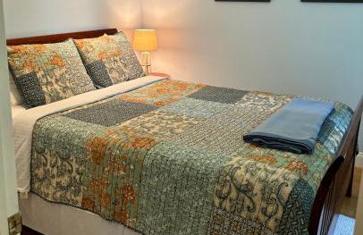 Little Stuga - Cute cozy cottage - minutes from downtown and Oval Beach! - Foto 23