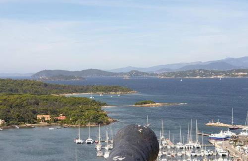 Studio Cabine à Giens avec Terrasse, Piscine et Parking - FR-1-335-193 - Foto 6