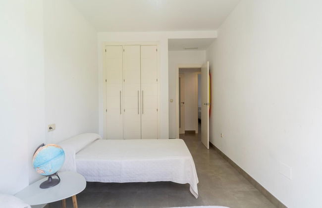 Spacious Apartment With 2 Terraces - Photo 2