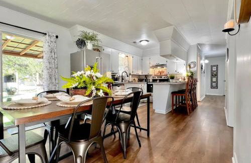 Newly Renovated Home - Sleeps 10 - Foto 12