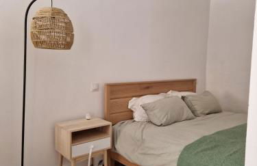 Habitación amplia y tranquila con baño privado en piso compartido - Photo 8