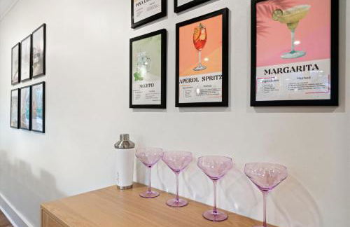 Hot Tub & Pool Table Mins to Beale Renovated - Foto 16