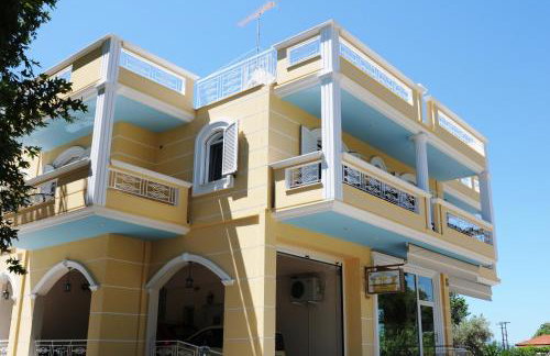 Royal's Studios - Photo 28