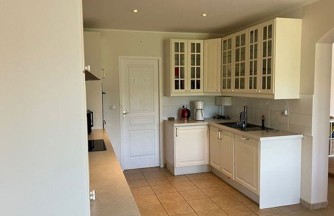 Villa With Private Pool and Jacuzzi - Photo 12