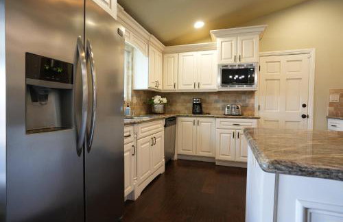 Sweet 4 bedroom, 3 bath plus Loft Bedroom, Pool Home - Foto 16