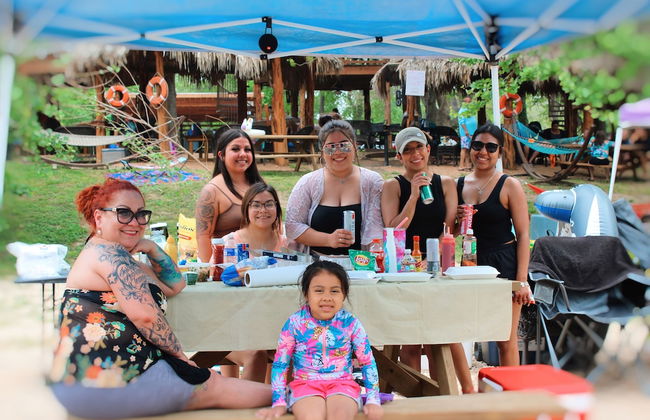 Log Cabin 4 at Son's Blue River Camp - Foto 35