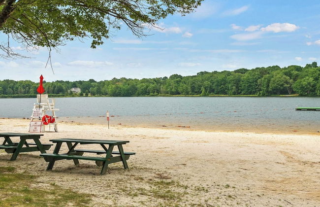 The Nest at Brier Crest by Avantstay Game Room, Expansive Deck & Fire Pit - Photo 40