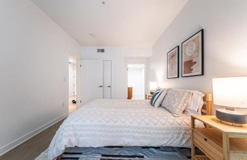 Stylish 2BDR & 2BTH - 15 mins walk to the beach! - Foto 15