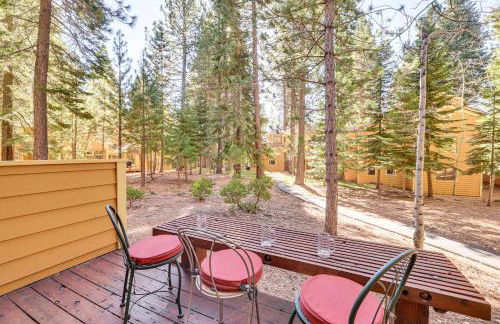 2 Mi to Diamond Peak! Corner-Unit Condo with Hot Tub - Foto 2